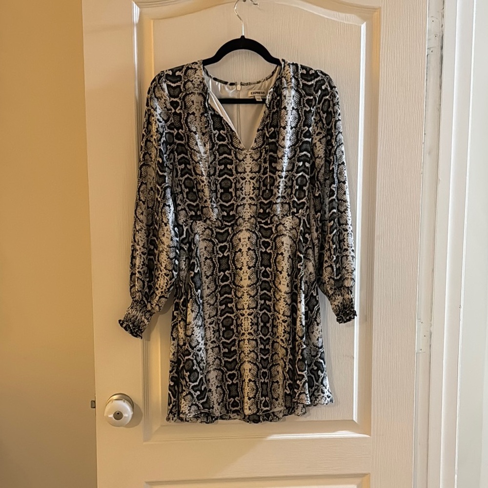 Express Black and White Long Sleeve Dress